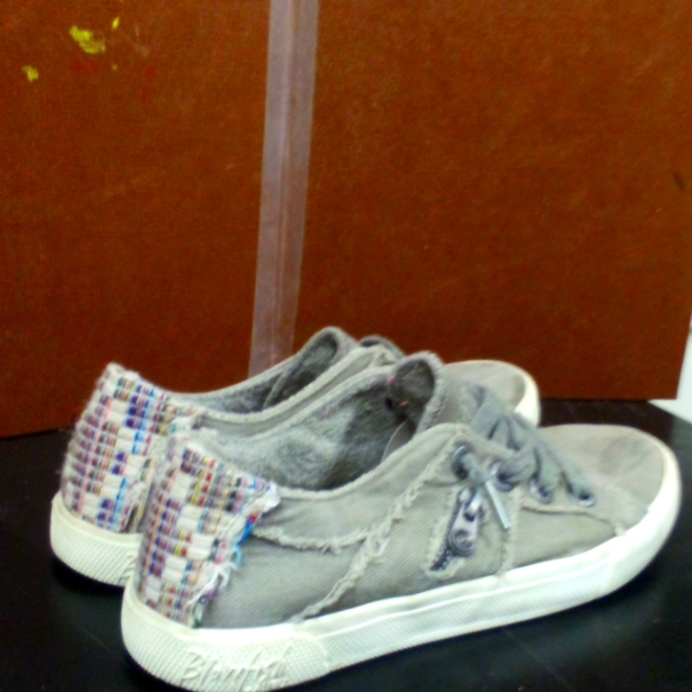 Blowfish shoes size 4